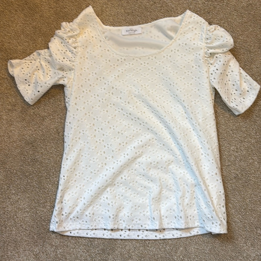 Sooo much cuter in person! Fun sleeves! Eyelet. Southern vibes